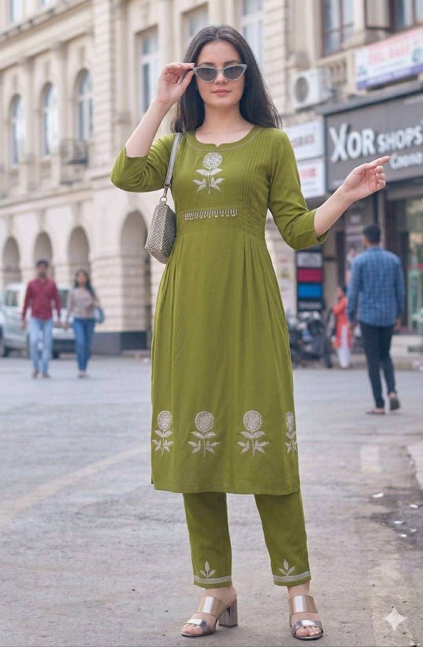 LADY QUEEN By kaamiri  01 To 06 Series Beautiful Festive Suits Colorful Stylish Heavy Rayon kurtis At Wholesale Price